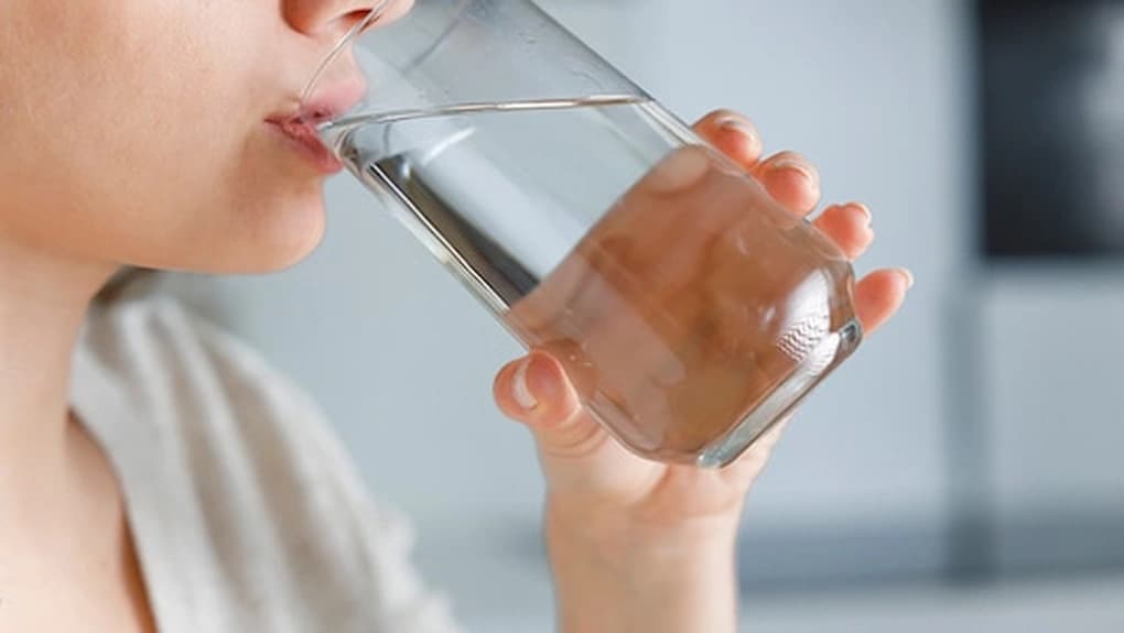 Uống đủ nước 